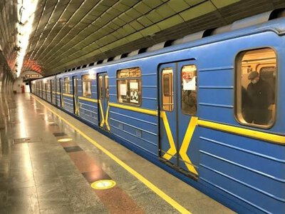 Метро Києва працює з обмеженнями: на червоній та зеленій лініях змінили рух