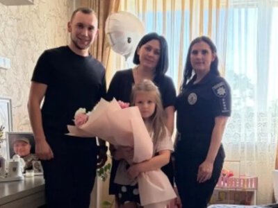 Поліцейські привітали з днем народження доньку загиблого побратима з села Купичів