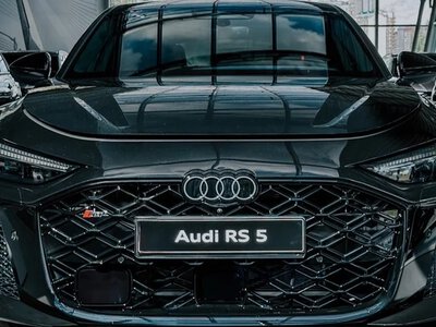 Новинка на українському авторинку: до Києва таємно привезли потужний спорткар Audi третього покоління