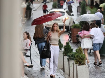 На Львівщині прогнозують дощі і до 33° тепла