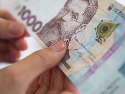 У п'ятницю курс гривні до євро оновить історичний антирекорд