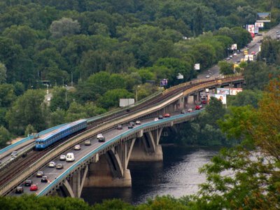 У Києві обмежать рух мостом Метро: коли краще шукати інший маршрут