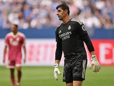 Куртуа – другий, Сафонов – десятий: ESPN назвав найкращих воротарів світу