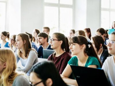 Очна практика та онлайн-лекції: як навчатимуться українські університети у 2026/2027 навчальному році