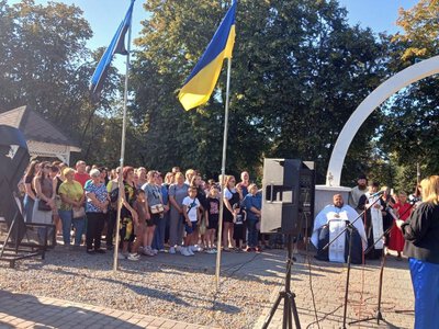 На відкриття Алеї Надії прийшло близько 500 кобелячан