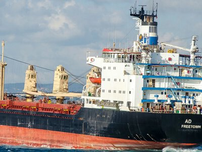Нафта завершує тиждень суттєвим зростанням через економічний тиск США на Іран