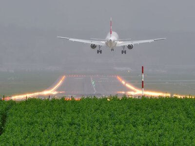 Зеленському пропонували атакувати московські аеропорти роєм ШІ-дронів — The Atlantic