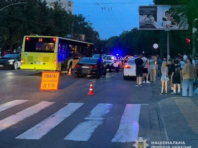 У Львові два BMW збили батька з 8-річною донькою - розпочато розслідування