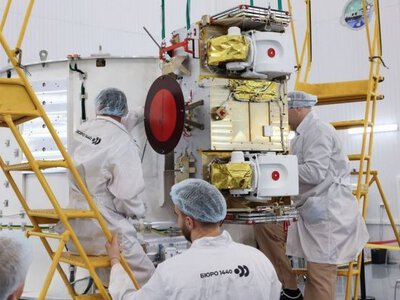  Понад 1300 компаній допомагають Росії будувати супутниковий аналог Starlink, і більшість із них досі поза санкціями 