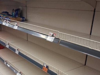 Крупи і цукор змітають із полиць: чи є дефіцит продуктів на Чернігівщині?