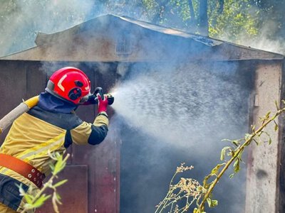 В Ужгороді вогнеборці рятували гаражі — PMG.ua