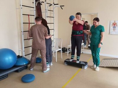 Вчаться і одразу отримують зарплату: МОЗ про результати експерименту з підготовки фахівців з реабілітації