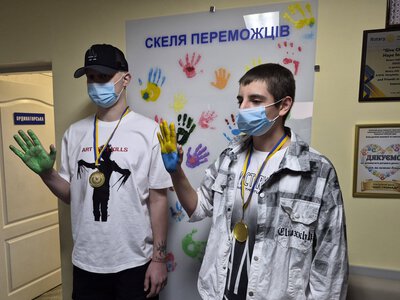 У Черкаському онкоцентрі двоє пацієнтів успішно завершили лікування злоякісних захворювань крові