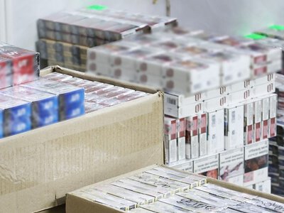 У Миколаєві місцевий мешканець організував збут фальшивих цигарок – вилучили 230 тис. пачок (ФОТО)