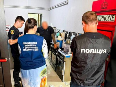 За $6 тисяч обіцяли зняти з розшуку та оформити відстрочку: на Рівненщині викрили двох чоловіків