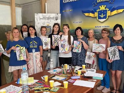 Переселенки з Херсонщини опанували нейрографіку в Києві