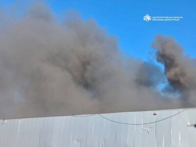 Росіяни атакували найбільший ТЦ у Кривому Розі, є загиблі та багато поранених (ВІДЕО)