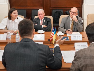 В Україні з візитом – Кіт Келлог
