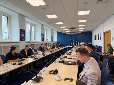 У ЄС обіцяють підтримку антикорупційним зусиллям після зустрічі з керівниками НАБУ і САП (корумпованій СБУ не вдасться знищити цю частку кращого майбутнього України)