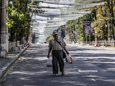 Мешканці Херсона змінюють побут і готуються до відключень світла через атаки дронів