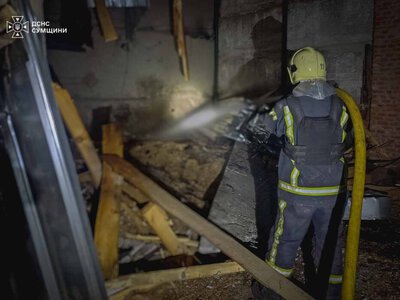 Рятувальники показали як гасили пожежу у Шостці та ще трьох громадах області + Відео