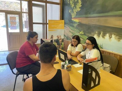 Жителям Рівненщини допомагають фіксувати воєнні втрати та подавати заяви до Міжнародного реєстру збитків