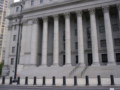 Суд у США визнав незаконною візову політику щодо громадян 75 країн