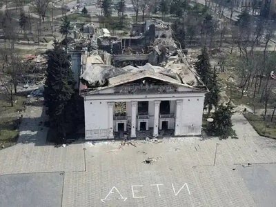 Росія зняла пропагандистський фільм про драмтеатр у Маріуполі: Лубінець звернувся до ООН