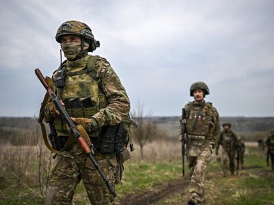 Росіяни посилюють «полювання» дронами на оптоволокні за авто в Херсоні