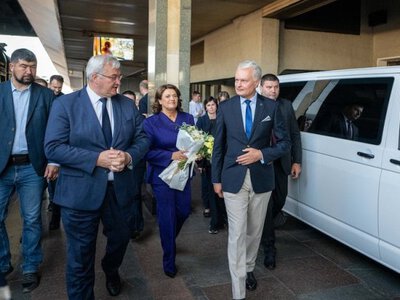 «Стоїмо з Україною в дні її національних свят і завжди». До Києва прибули лідери дружніх країн