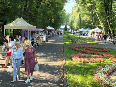 Мед, пастила, кераміка і ветеранський бізнес: як у Хмельницькому пройшов крафтовий ярмарок