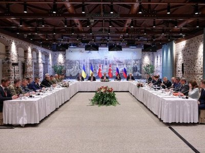 Президент: Росія продовжує вимагати виведення військ з Донбасу, США пропонують припинення вогню і буферну зону