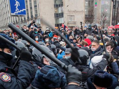 У РФ силовики затримали близько 100 людей на панк-фестивалі