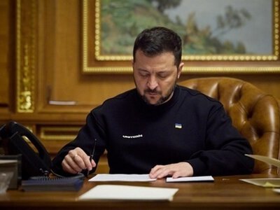 Президент назвав вибори у цей час Цунамі, яке розколе Україну