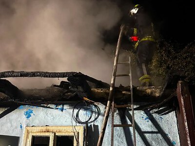 Рятувальники ліквідували масштабну пожежу в Кам’янській громаді