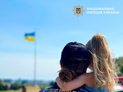 Ювенальна поліція Києва привітала дітей з Днем Прапора