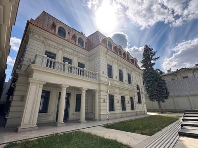 Від консульства РФ до приватної розкішної резиденції: в Одесі продають історичний особняк