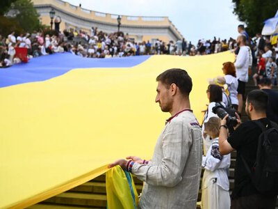 Дюк у вишиванці та 35-метровий прапор: як Одеса відзначила День Прапора