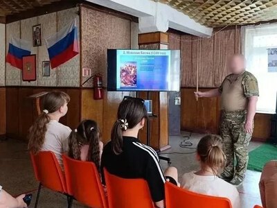 На Херсонщині окупанти запроваджують військову підготовку та збільшують уроки історії