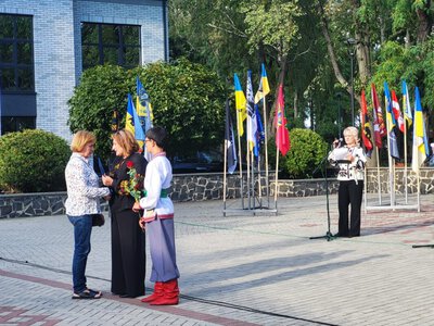 Ковель вшанував полеглих захисників: рідні отримали посмертні відзнаки