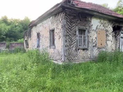 Косулі ходять між покинутими хатами: як виглядає село-привид на Чернігівщині