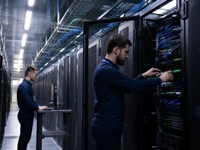 Акції Alibaba в Гонконзі впали після розміщення акцій на $10,2 млрд для ШІ