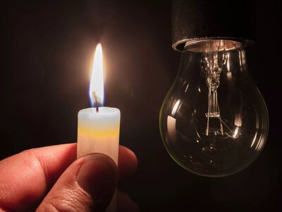 У всіх 7 районах Запоріжжя 24 серпня відключать світло: повний список адрес