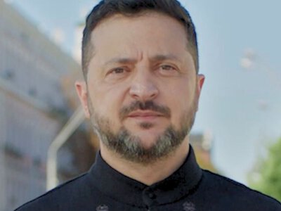 У чорній вишиванці з особливим орнаментом: Зеленський привітав українців з Днем Незалежності
