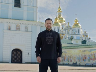 Настане день, коли буде мир: Зеленський привітав українців із Днем Незалежності (відео)