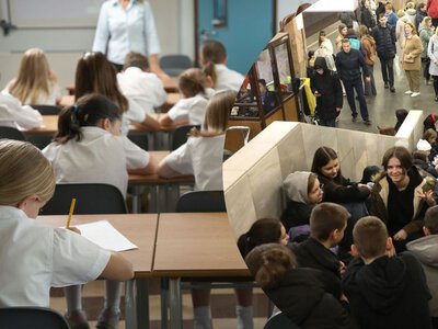 Чи можна вчитися під час повітряної тривоги: правила для шкіл і учнів у 2026 році