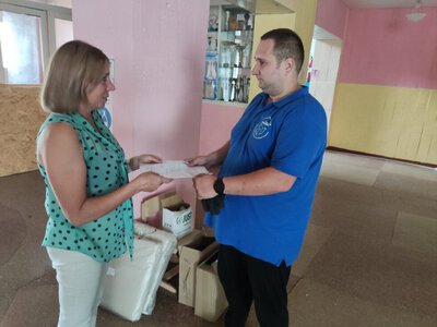 Волонтери “Проліска” передали допомогу пошкодженим освітнім закладам Шостки