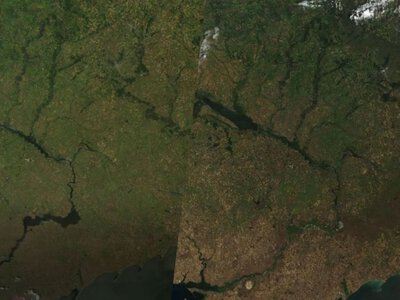 Випалена земля: лінію фронту в Україні видно з космосу