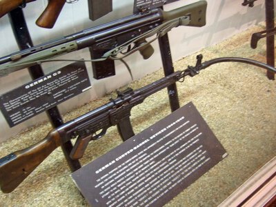 Німці створили зброю для стрільби з-за рогу: що з нею було не так
