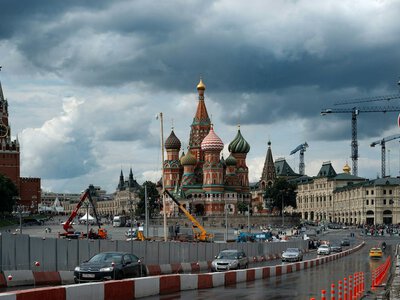 Ринок акцій Росії обвалився після ударів по Ozon